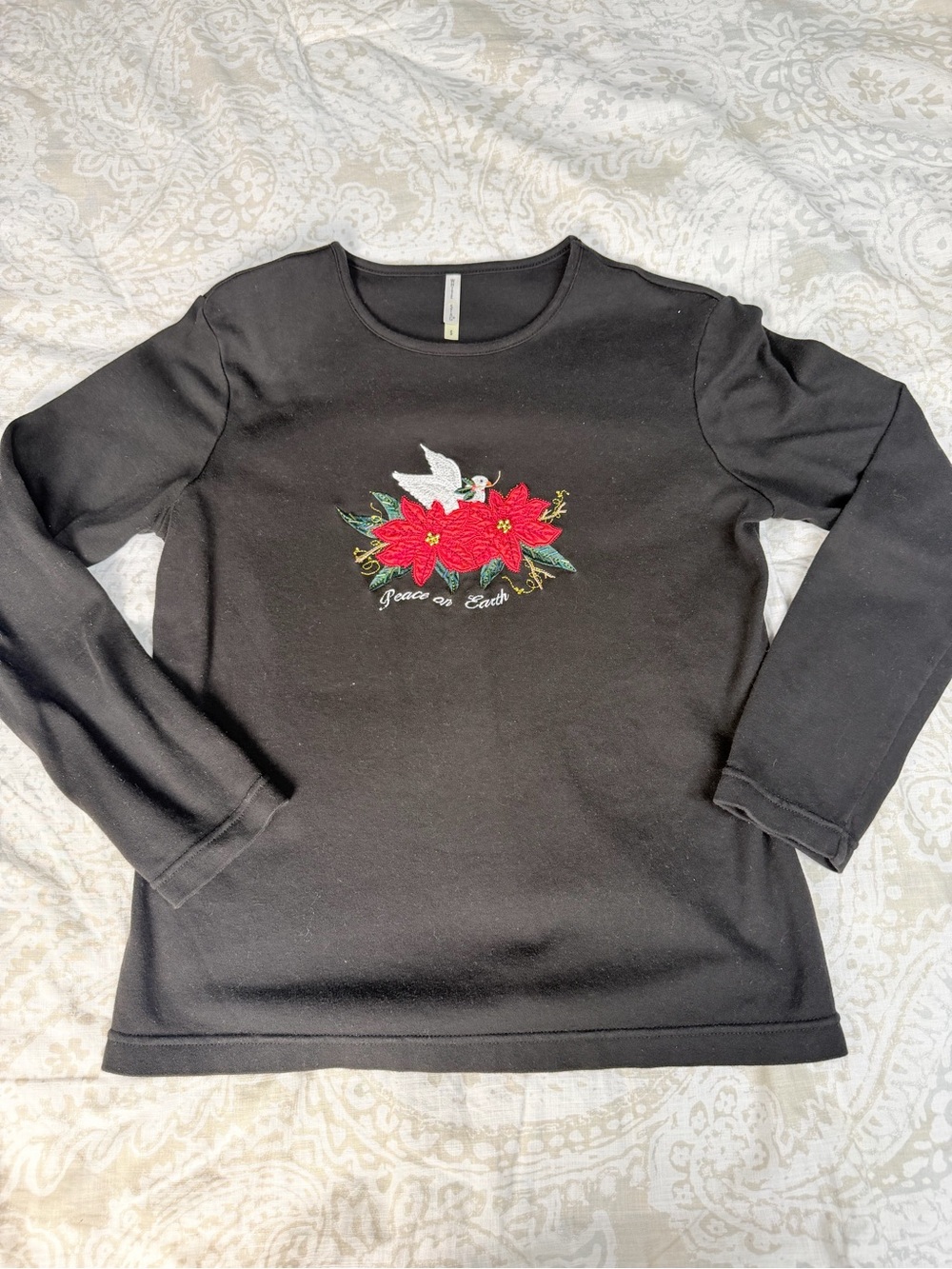White Stag black  Crewneck Long Sleeve Tee